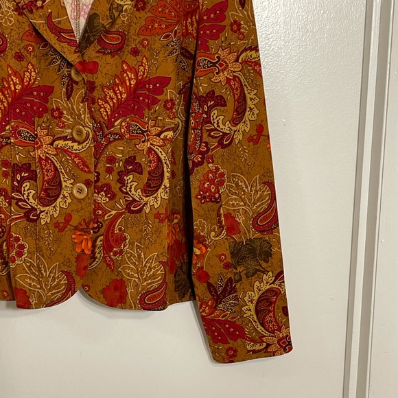 Gorgeous camel brown and red paisley blazer - Picture 3 of 13